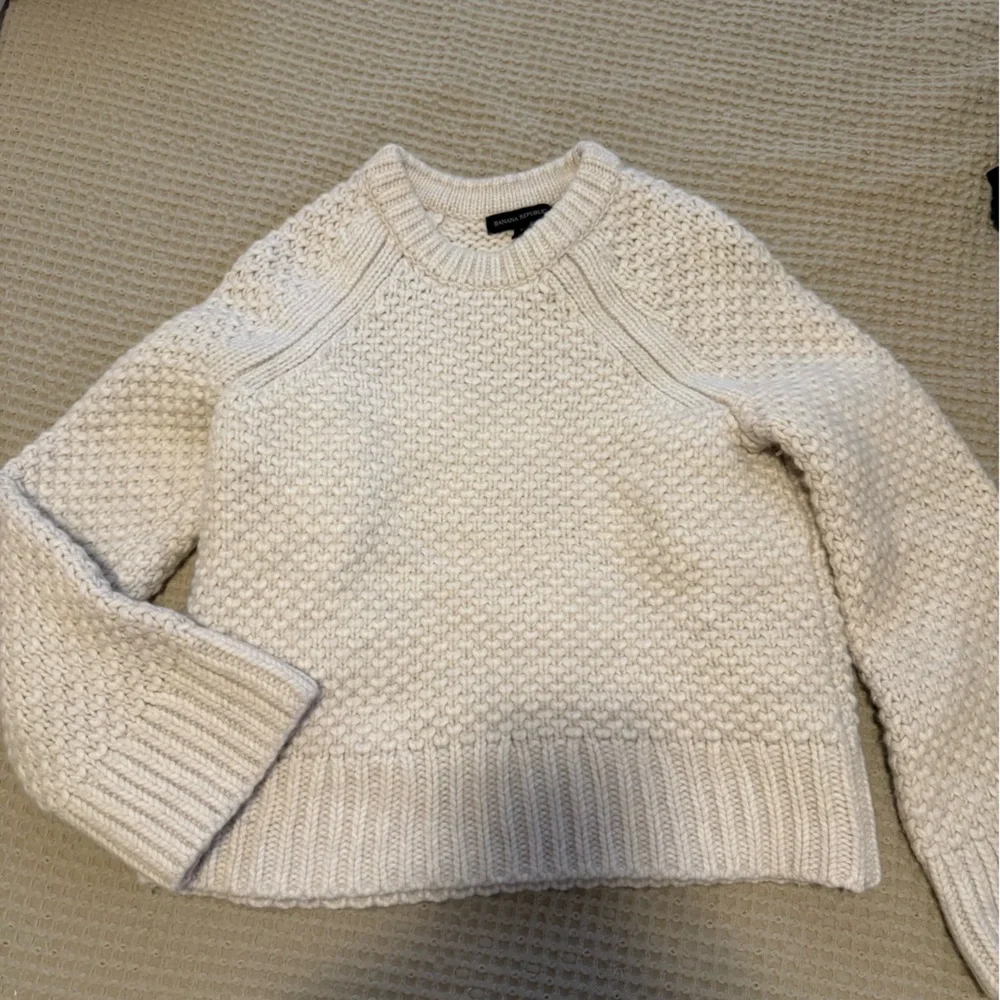 Banana Republic Cream Wool Sweater - Picture 1 of 4